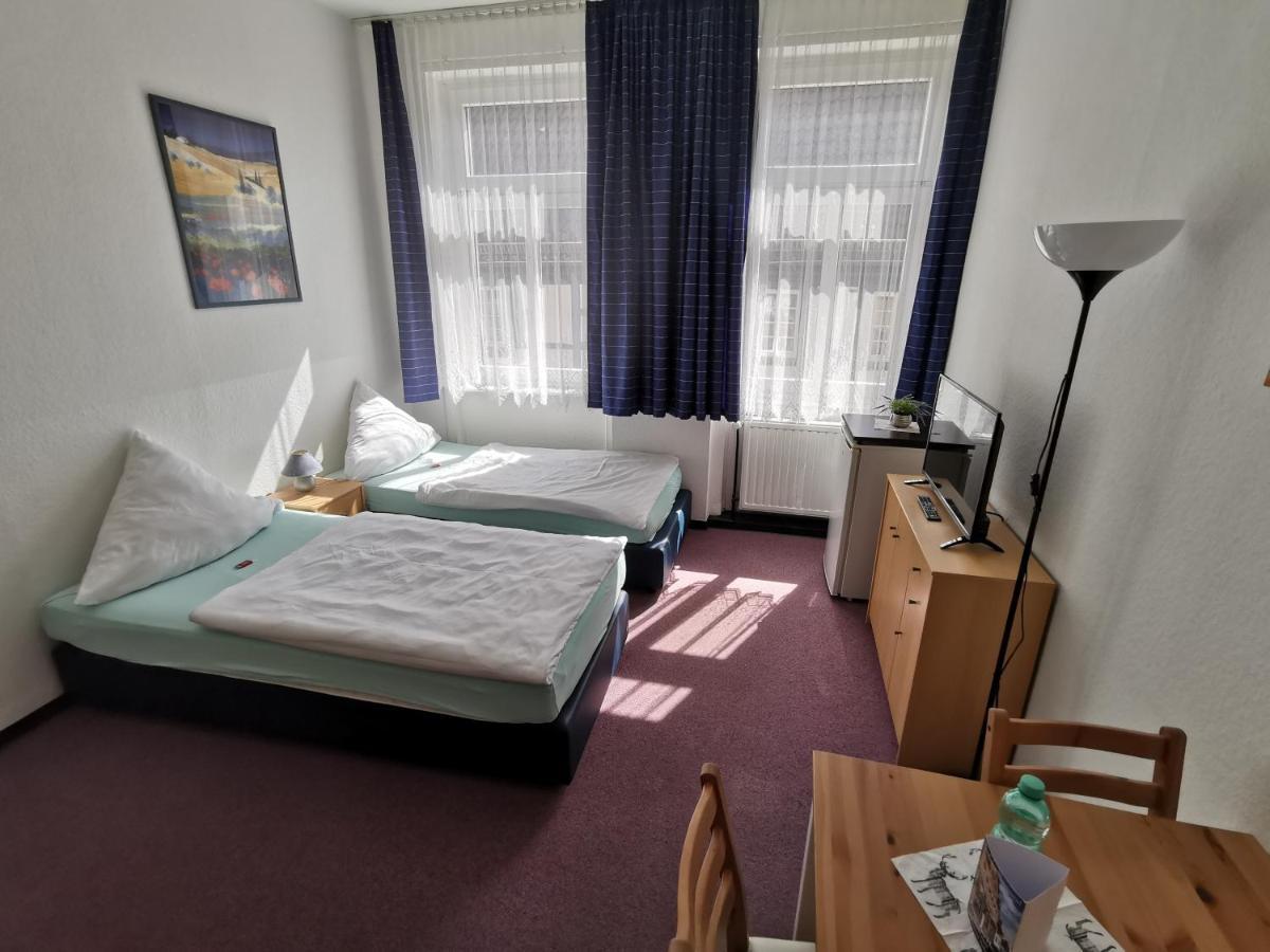 Hotel-Pension Zum Hirsch Hattersheim am Main Zewnętrze zdjęcie