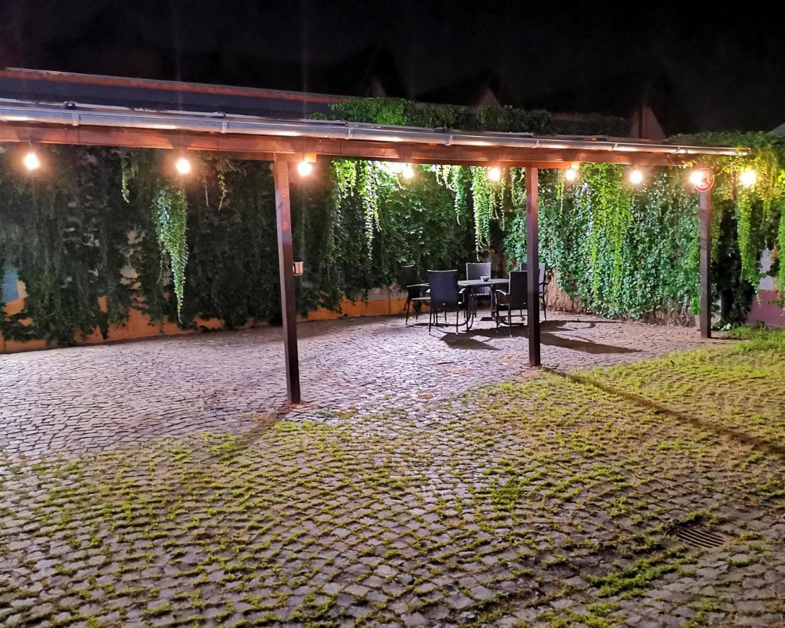 Hotel-Pension Zum Hirsch Hattersheim am Main Zewnętrze zdjęcie