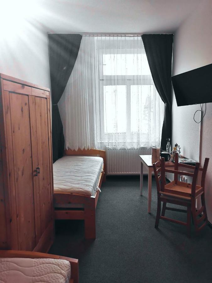 Hotel-Pension Zum Hirsch Hattersheim am Main Zewnętrze zdjęcie