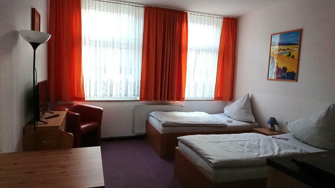 Hotel-Pension Zum Hirsch Hattersheim am Main Zewnętrze zdjęcie